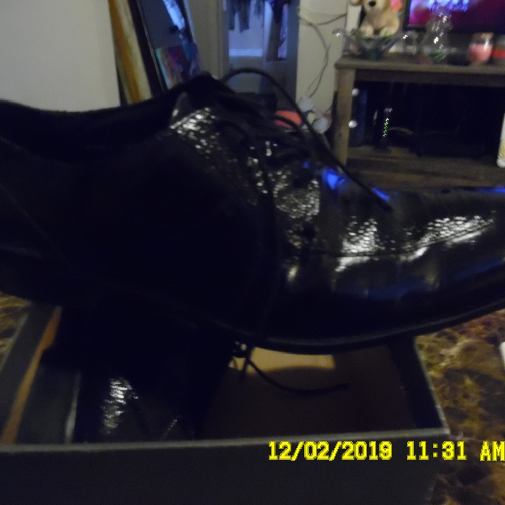 Black leather dress shoes